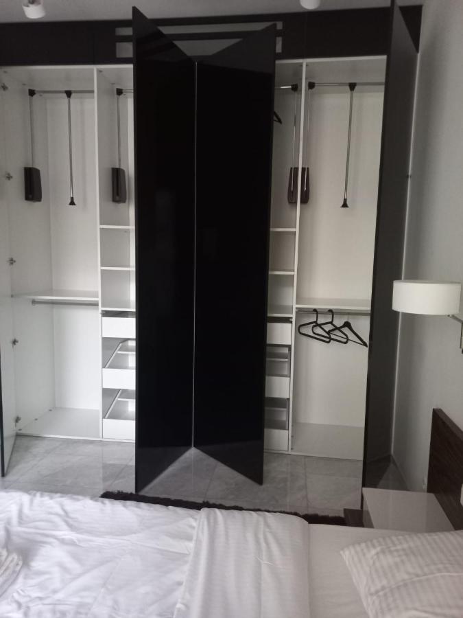 Piekna Apartment Варшава Екстериор снимка