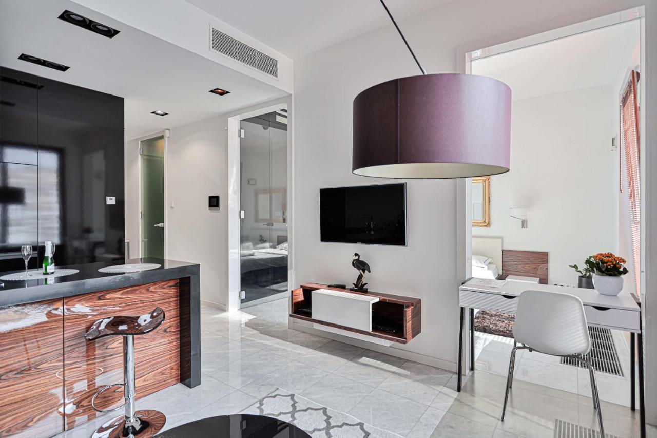Piekna Apartment Варшава Екстериор снимка